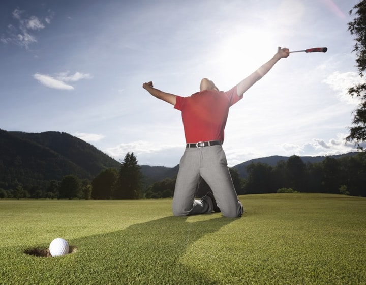 museum-of-marine-coastal-golf-classic-ball-in-cup-lifestyle